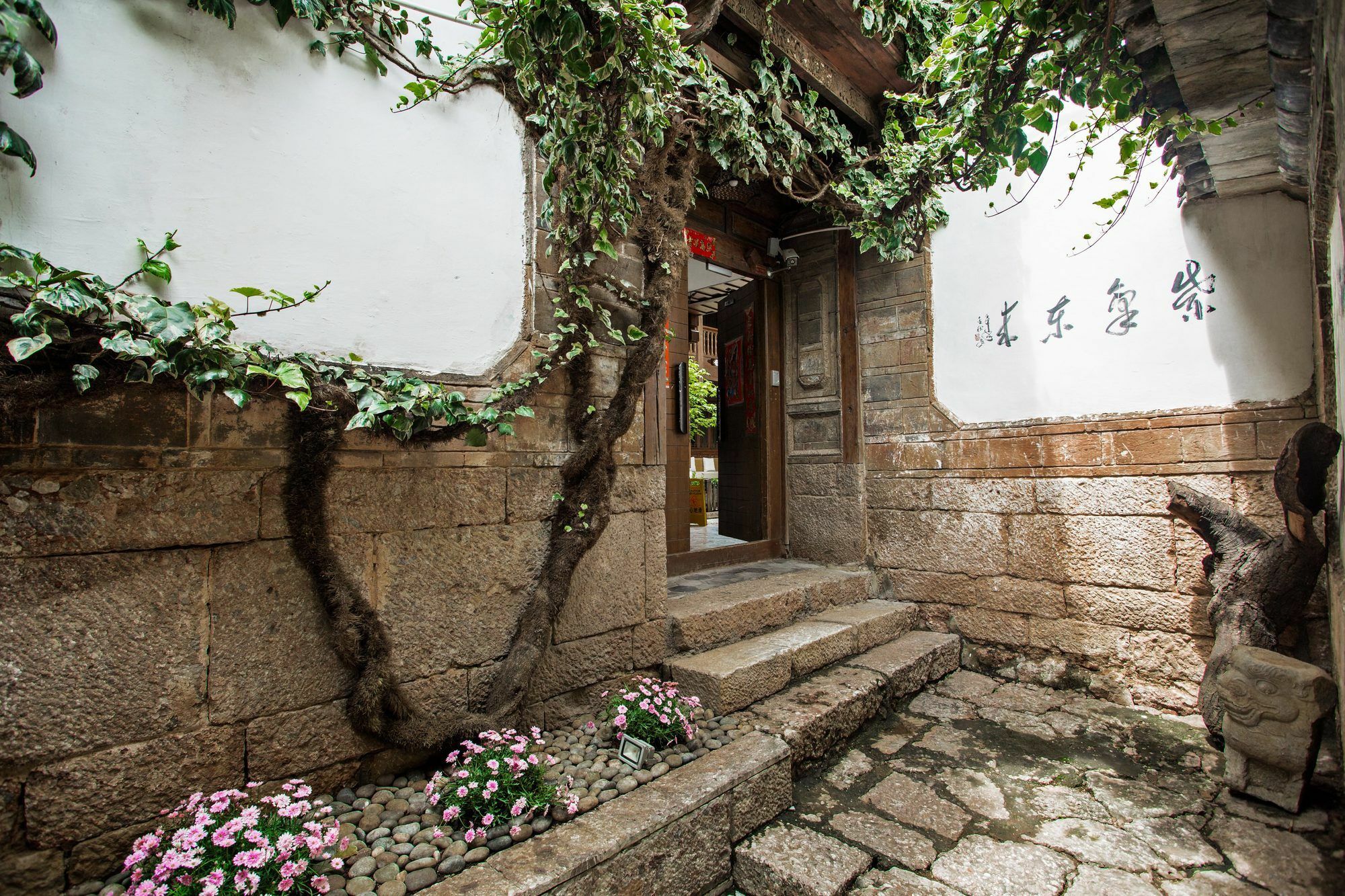 Lijiang Ivy Garden Resort Hotel Extérieur photo